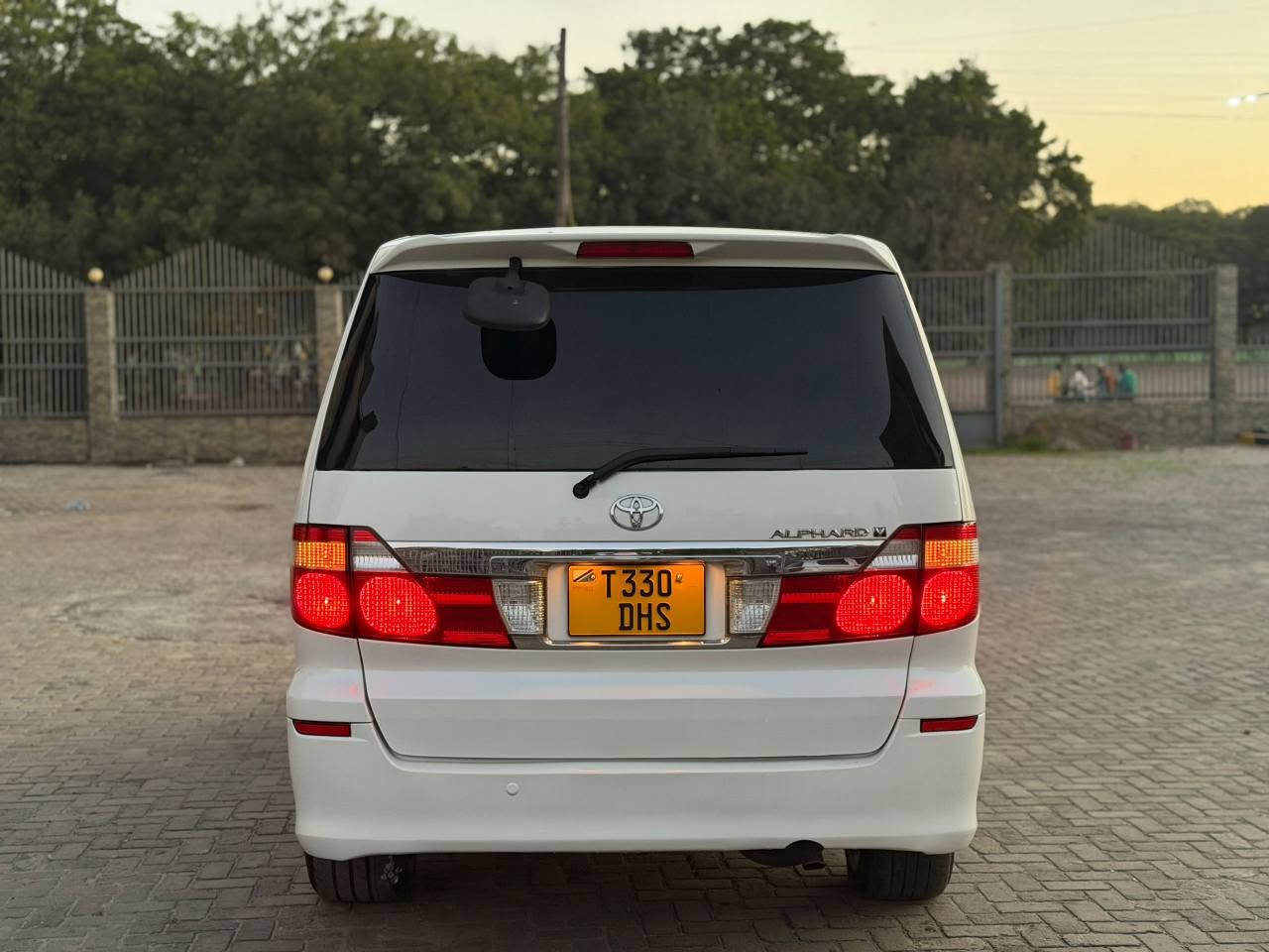 A picture of TOYOTA ALFARD