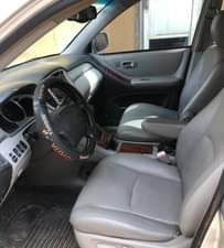 A picture of Clean Nigerian Used Silver Toyota Highlander 2005 First body Ac