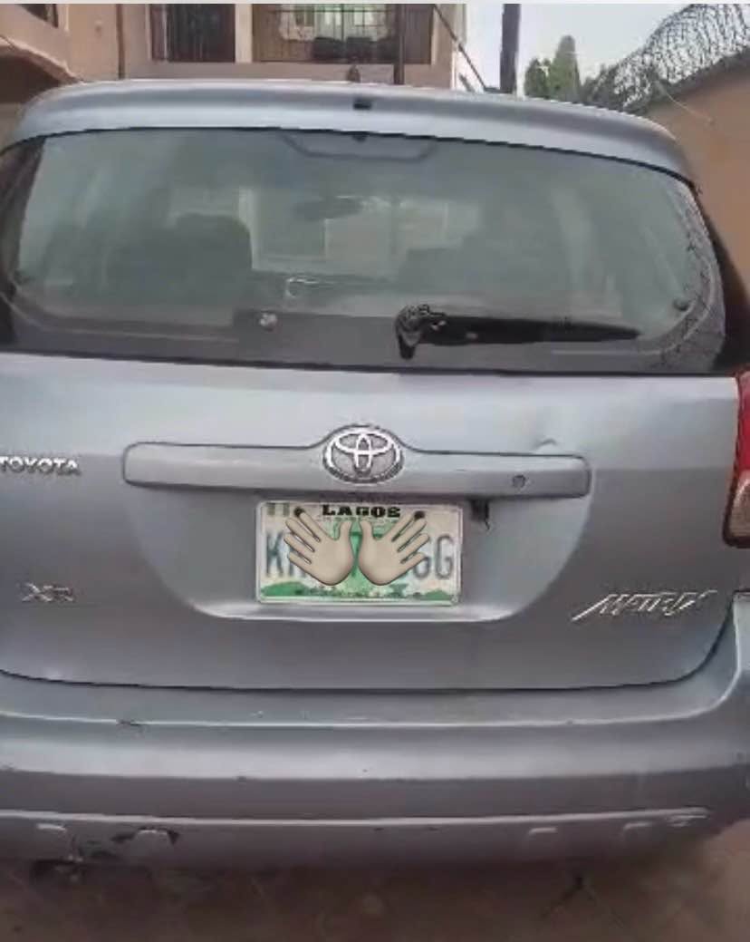 A picture of Toyota matrix 06