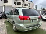 A picture of Toyota Sienna 08 model toks standard