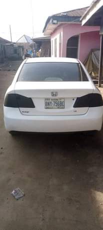 A picture of 2007 HONDA CIVIC CIVIC 800