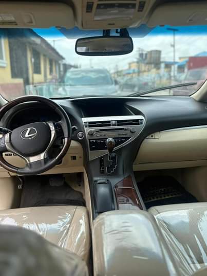 A picture of DISTRESS SALE 2015 Lexus RX350 foreign used full option 2023