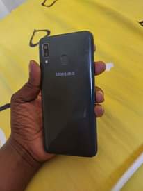 A picture of Samsung A20