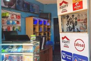 A picture of Hisens tv 32inches Tel 0743629379 0784476808 Pick up place Banda