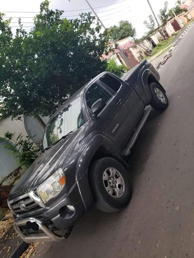 A picture of Toyota Tacoma 2010