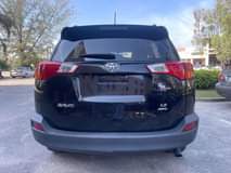 A picture of Toyota RAV4 2015 LE