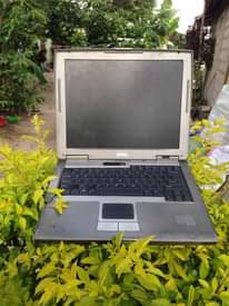 A picture of Nakupa hii dell na elf 30 juu Wewe nipe cm