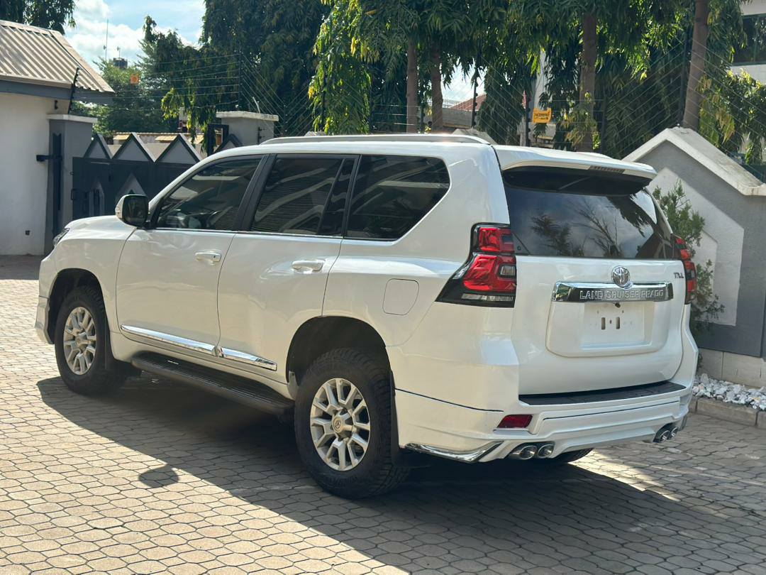 A picture of 2016 Toyota prado Direct Belgium