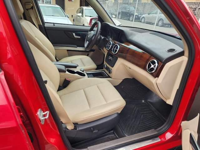 A picture of MERCEDES BENZ GLK 2013 14.7M