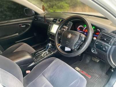 A picture of Toyota crown