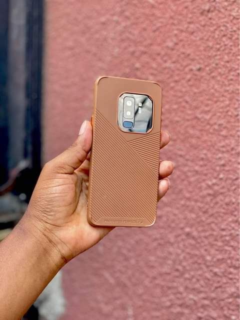 A picture of Samsung s9 Plus