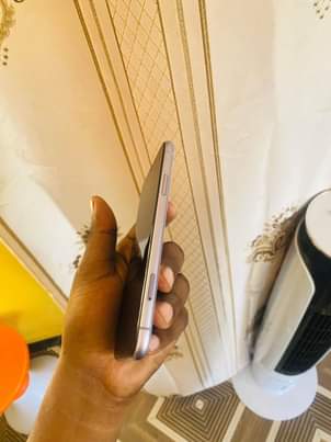 A picture of iPhone 11 Dual line gb64