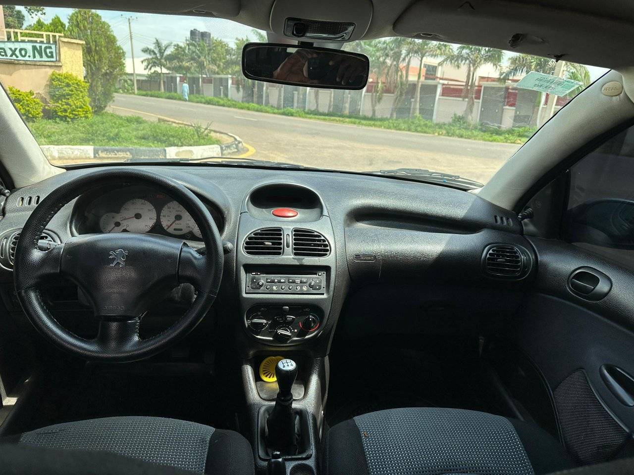 A picture of Peugeot 206