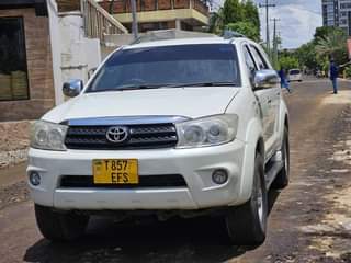 A picture of TOYOTA FORTUNE