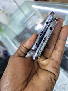 A picture of Samsung s10