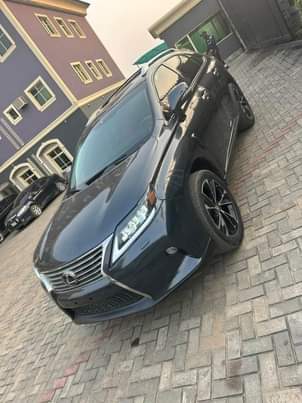 A picture of RX350 2012