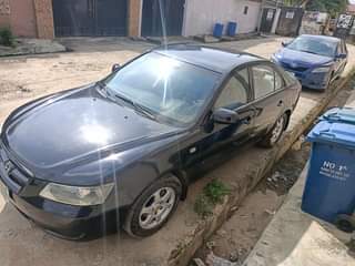 A picture of Hyundai Sonata 07