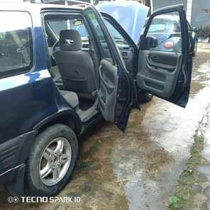 A picture of HONDA CRV FOR SALE ENGINE AND GEAR IS OK AC