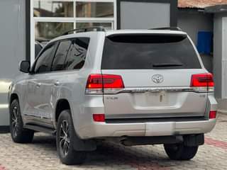 A picture of LANDCRUISER V8 VXR