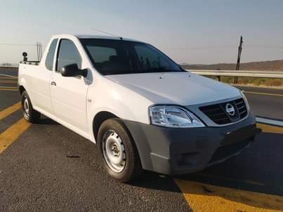 classifieds/cars nissan