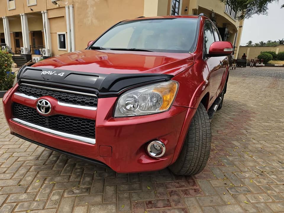 A picture of Toyota Rav4 2011