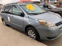 A picture of Toyota Sienna 2005 Registered First body Extremely clean inside out