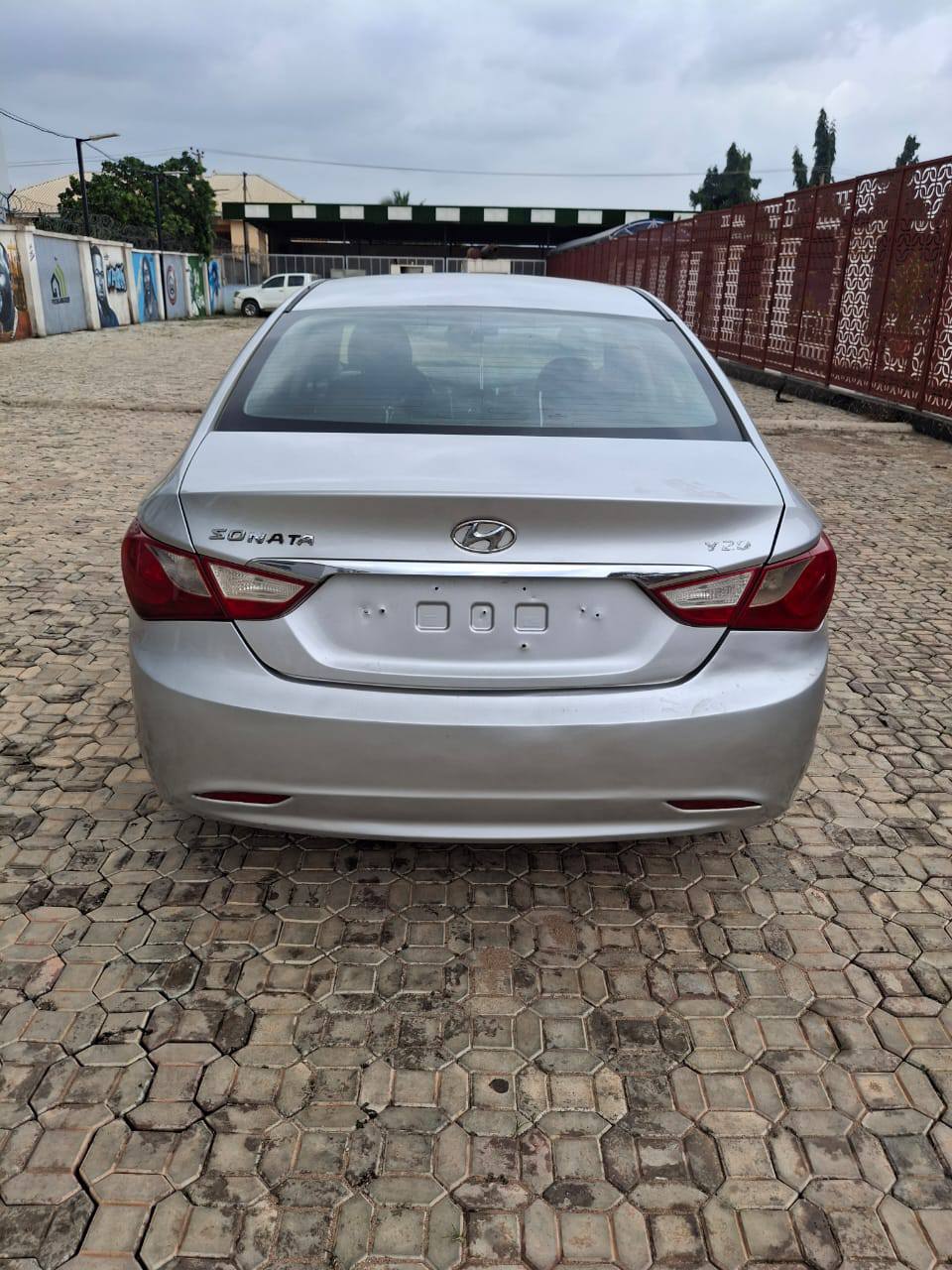 A picture of 2010 Hyundai sonata