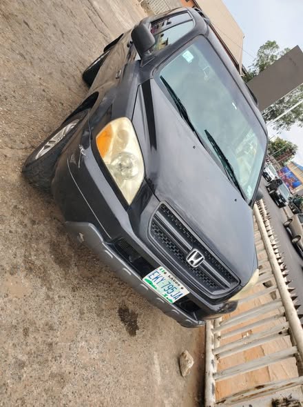 A picture of Honda Pilot 2005