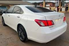 A picture of Fully pimped lexus es 350 car built for comfort and