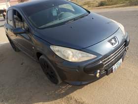 A picture of Peugeot 307 manual Transmission 4 sale clean body and clean
