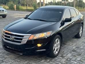 A picture of wow This is extremely clean Honda crosstour 2010 model full