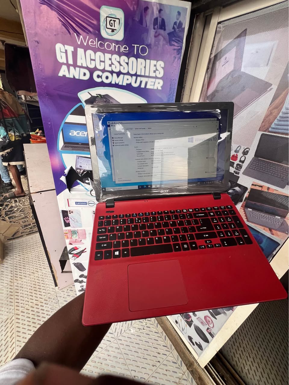 A picture of Acer 4gig ram 320gig space