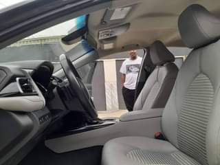A picture of 2020 Toyota Camry SE 10000