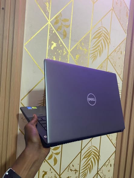 A picture of DELL ram 8GB hdd 500GB