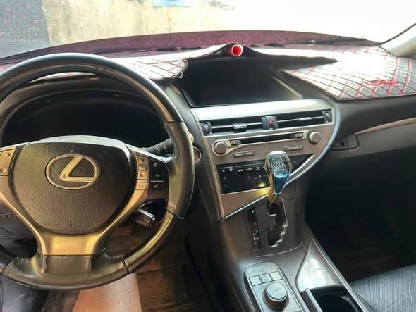 A picture of LEXUS RX350