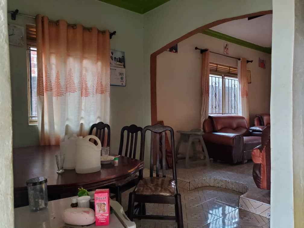 A picture of QUICK SALE 85M NOW KAWANDA BOMBO ROAD 85M NOW 4