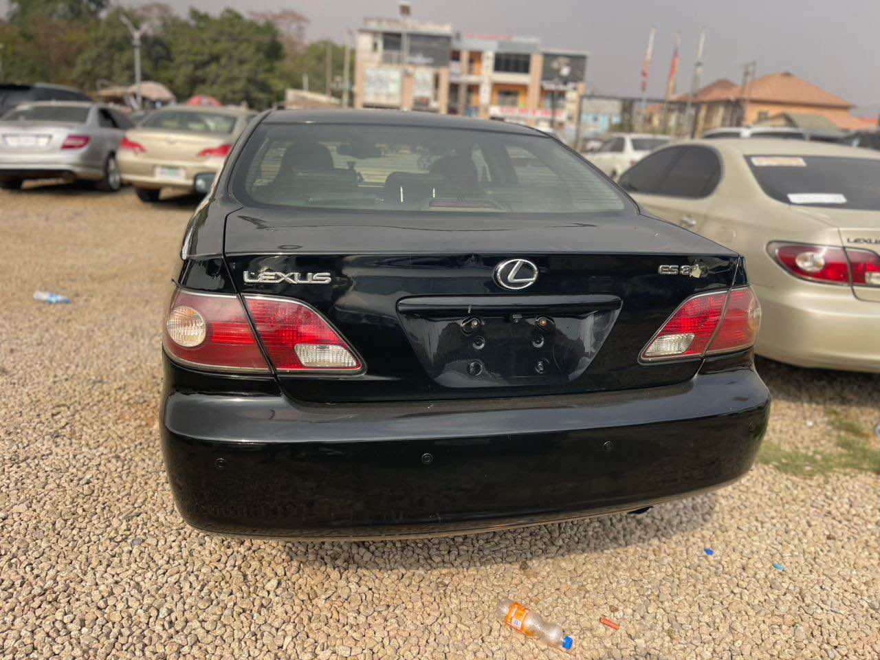 A picture of Neatly used Lexus ES 330 with untempered engine and gear