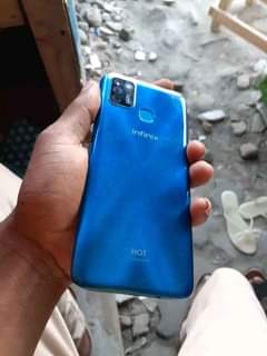 A picture of Infinix hot10 lite rom32 ram2 network 4g mali bdo mpya
