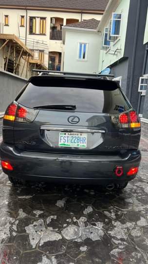A picture of Lexus rx 400h 2007 model