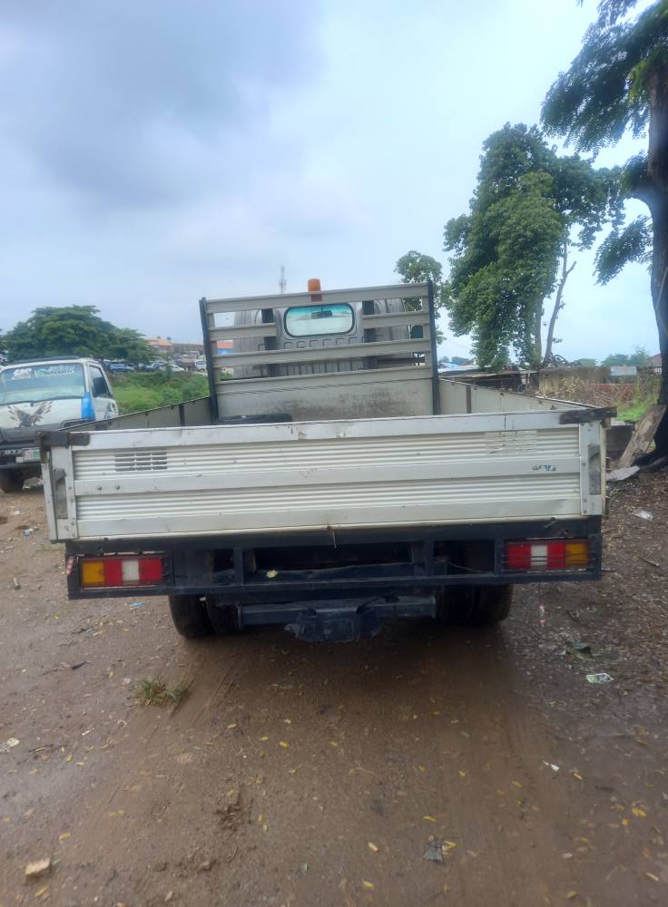 A picture of Nissan truck