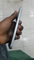 A picture of Samasung galax S6 plain 60k