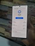 A picture of Samsung Note10 with 256gb and 12 gb ram with a