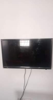 A picture of TV Samsung inch 32 imenyooka