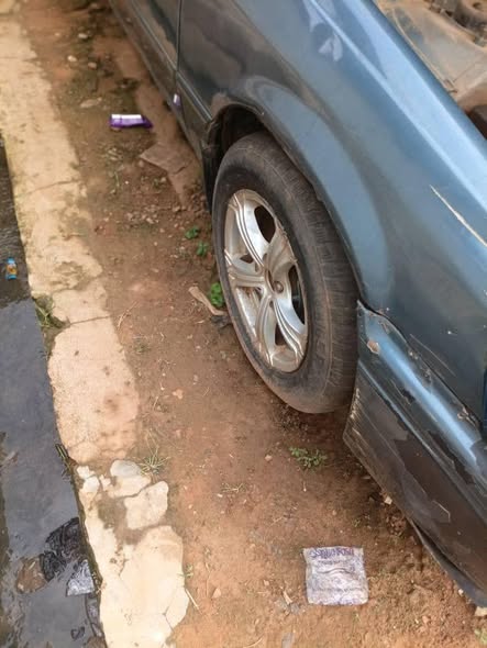 A picture of Toyota Camry drop light