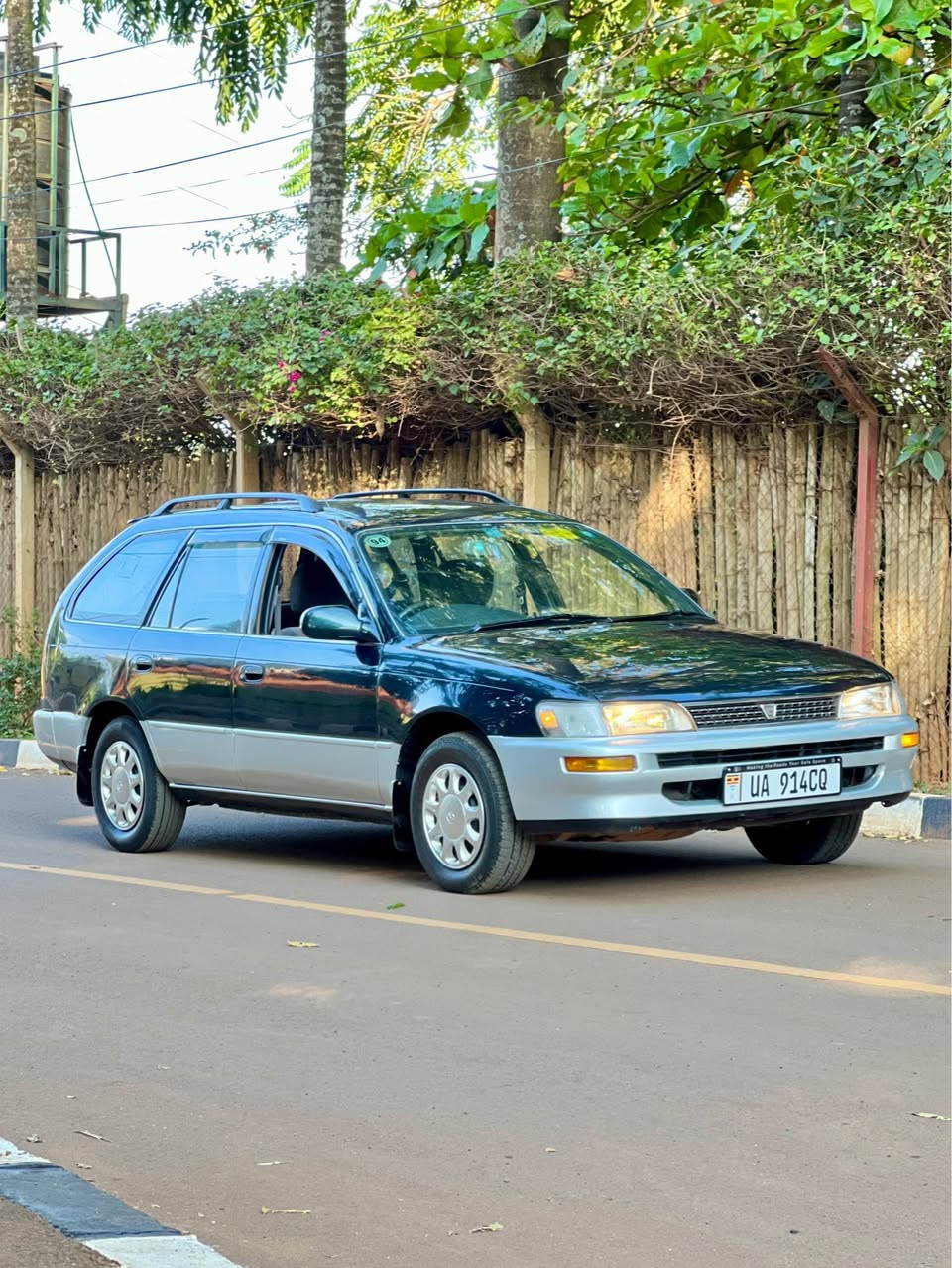 A picture of 1997 Toyota corolla