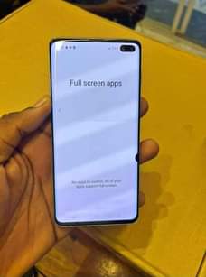 A picture of Samsung galaxy s10 120 8 Bado creen san Kama unavyiona