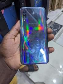 A picture of Samsung Galaxy a50 gb128 ram4 net4g finger fail