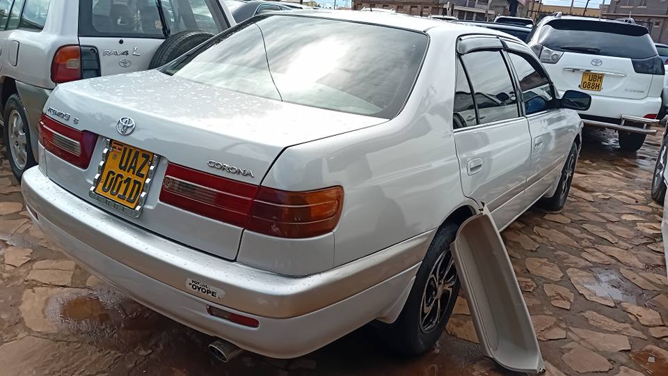 A picture of Toyota premio super