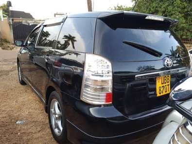 A picture of Toyota Wish 2003 At 18 5m 0706044260 0774245262