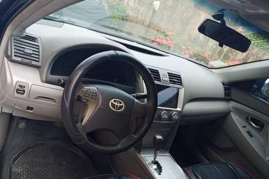 A picture of 2011 Toyota Camry LE 4plug